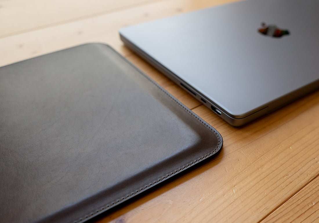 職人が作るレザースリーブ 14インチMacBook Pro 用 – 国立商店