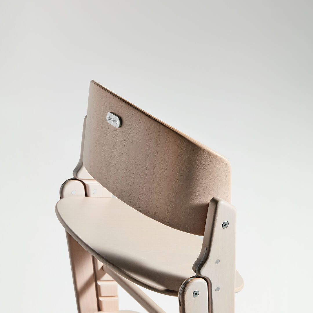 折りたためるハイチェア「クリック&フォールド」が新登場