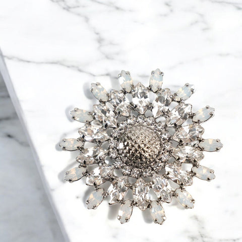 ブローチ ラインストーン クリアカラー ホワイト フラワー 134990