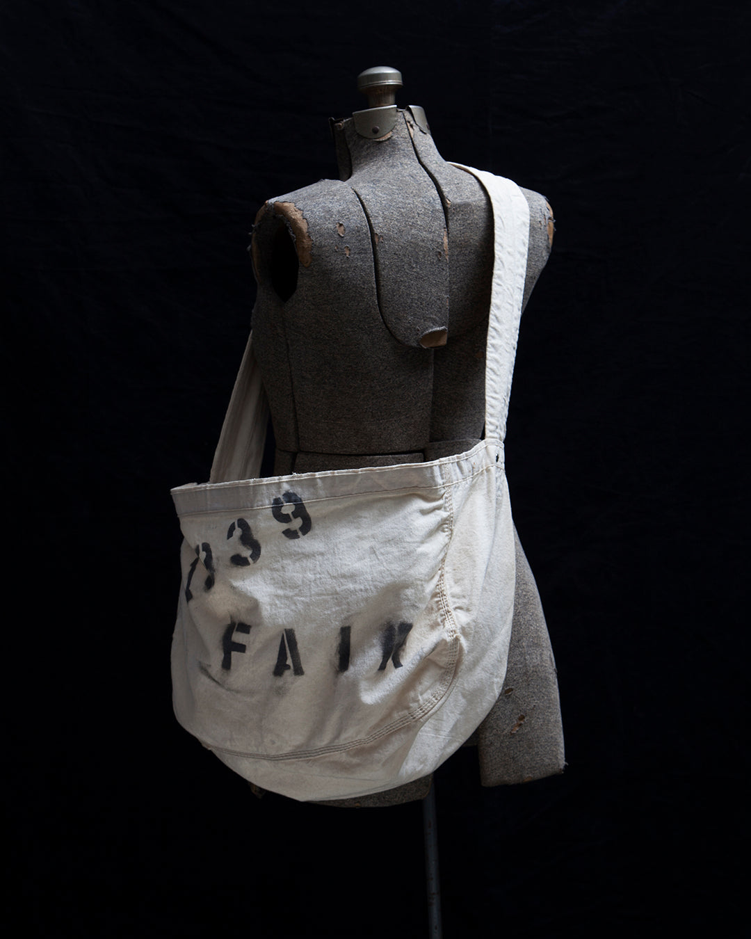 1939 ニュースペーパーバッグ – THE CORONA UTILITY