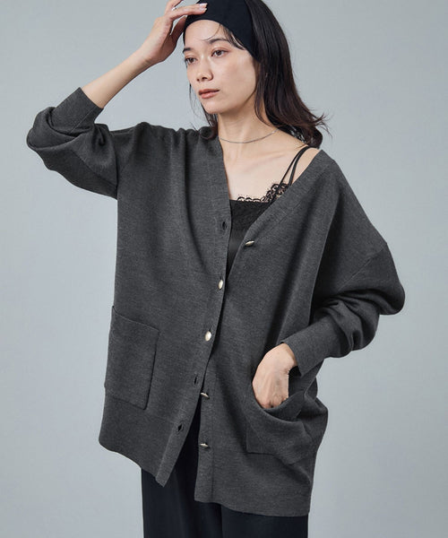 SALON adam et ropé(サロン アダム エ ロペ) / ウールVネック金ボタン