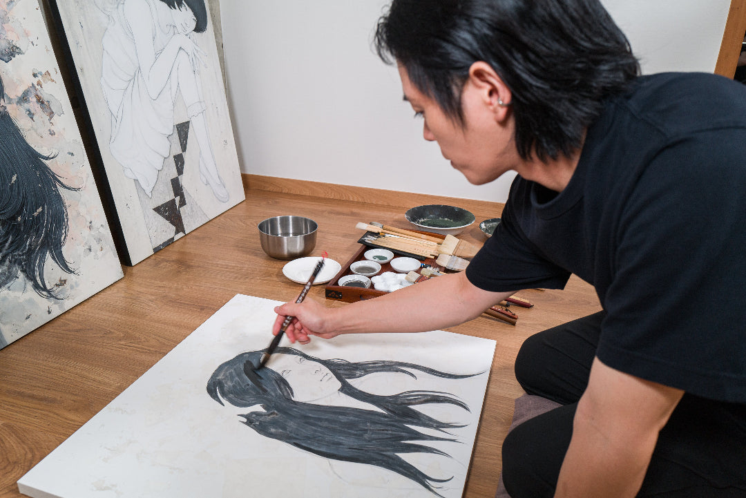 川島優が描き出す、墨と岩絵具の世界の内側 | Whitestone Gallery