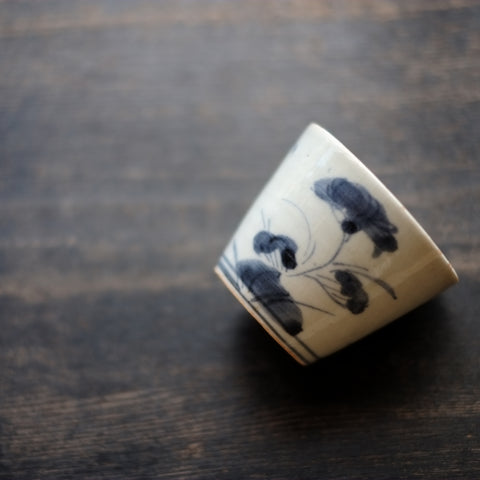 古伊万里 草花文蕎麦猪口 (江戸時代) – 逢季荘