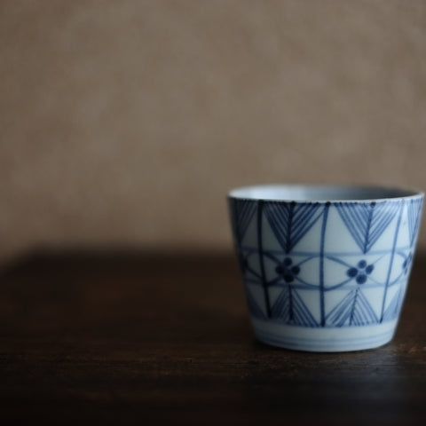 四弁花幾何文 蕎麦猪口 (江戸時代) – 逢季荘