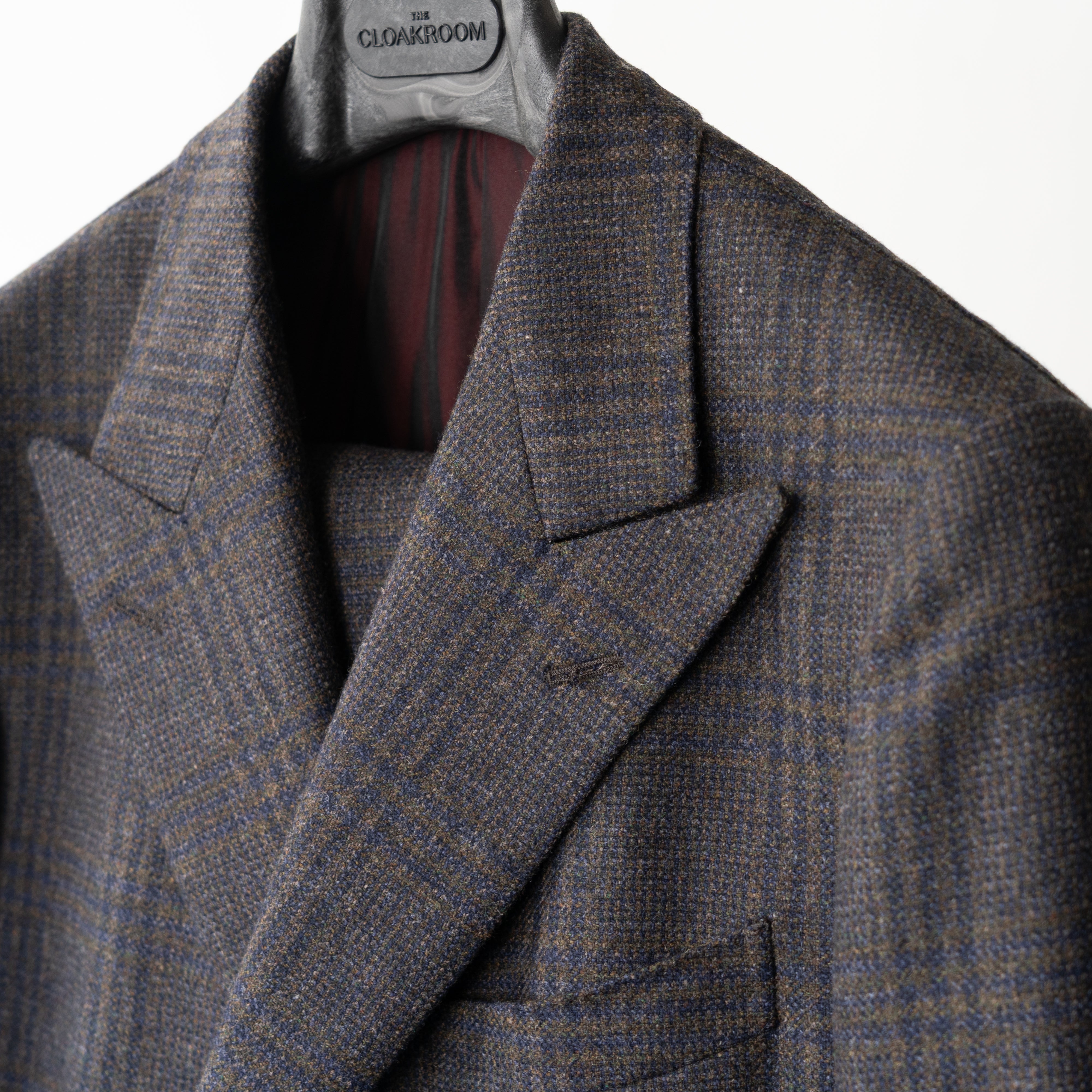 Lovat Teviot Tweed、ブルーウインドウペーンのダブルブレストスーツ