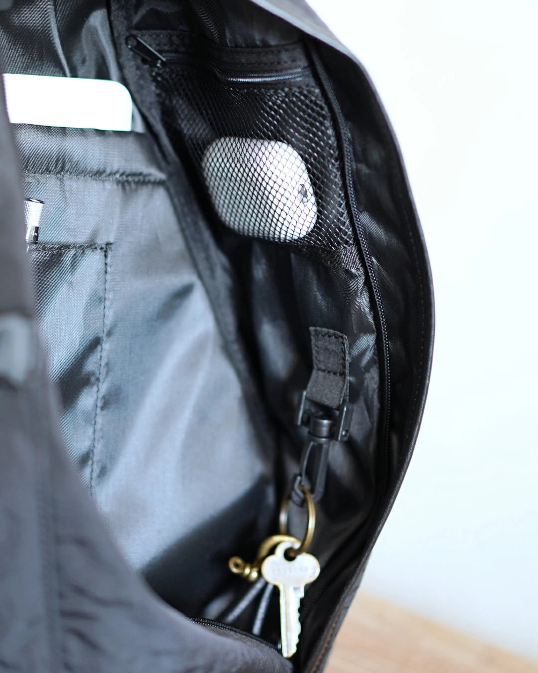 大容量スリングボディバッグ型ワンショルダー | PORTLA