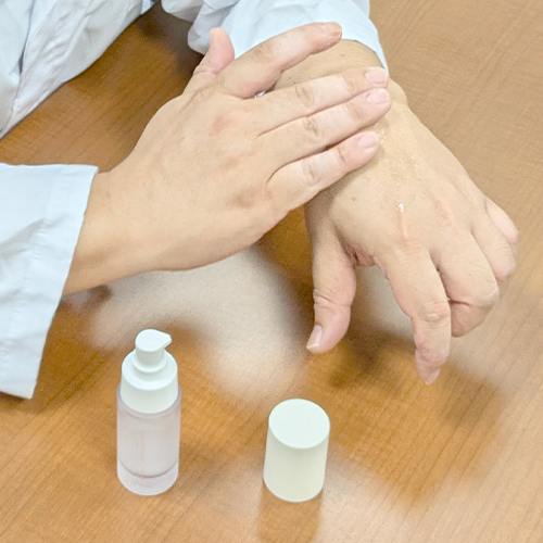 コラム Vol.5-1 美容液「インナーモイストセラム」開発秘話 第一章