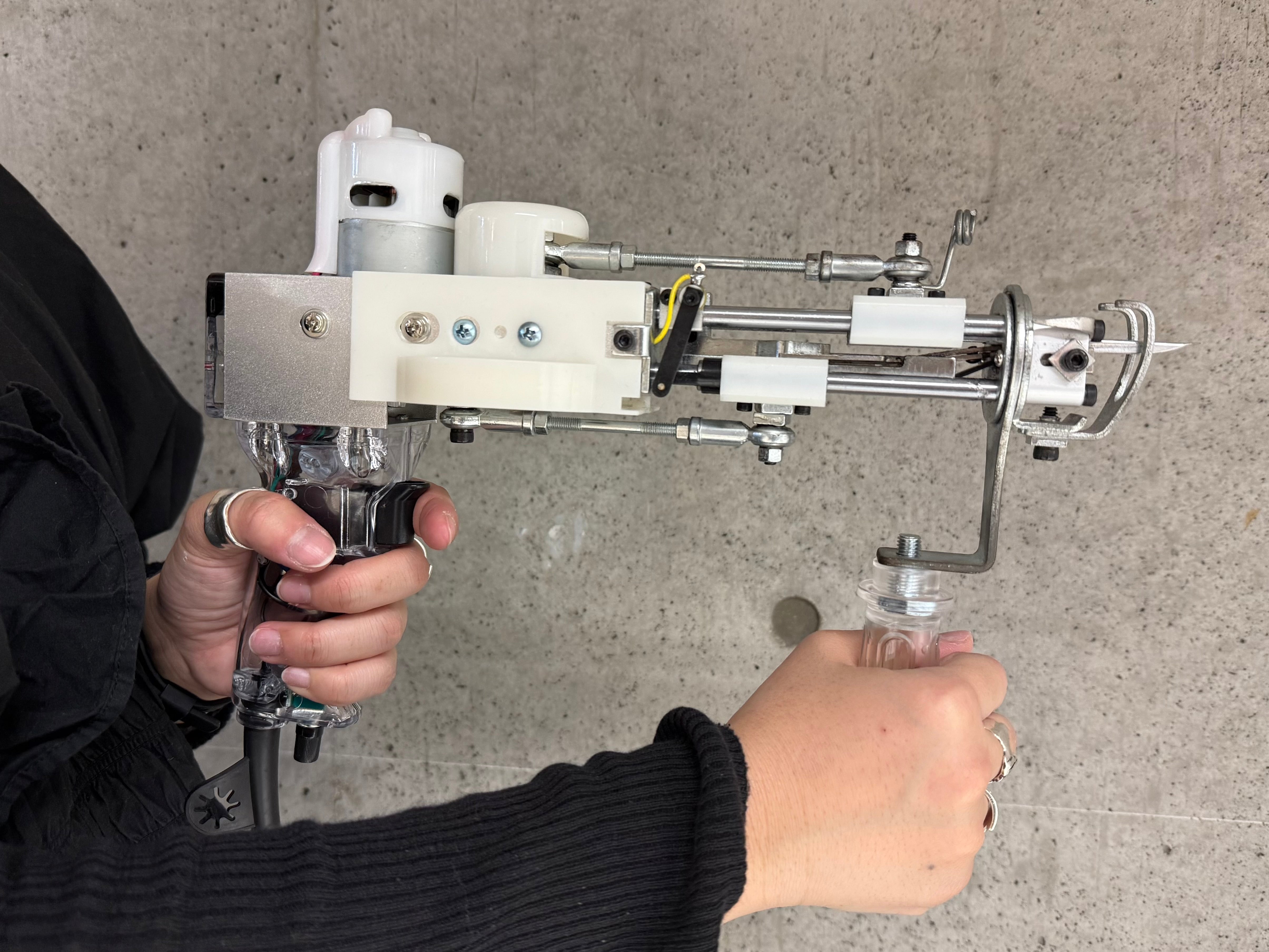 AK-1タフティングガンの使い方｜カットパイル初心者向け完全ガイド