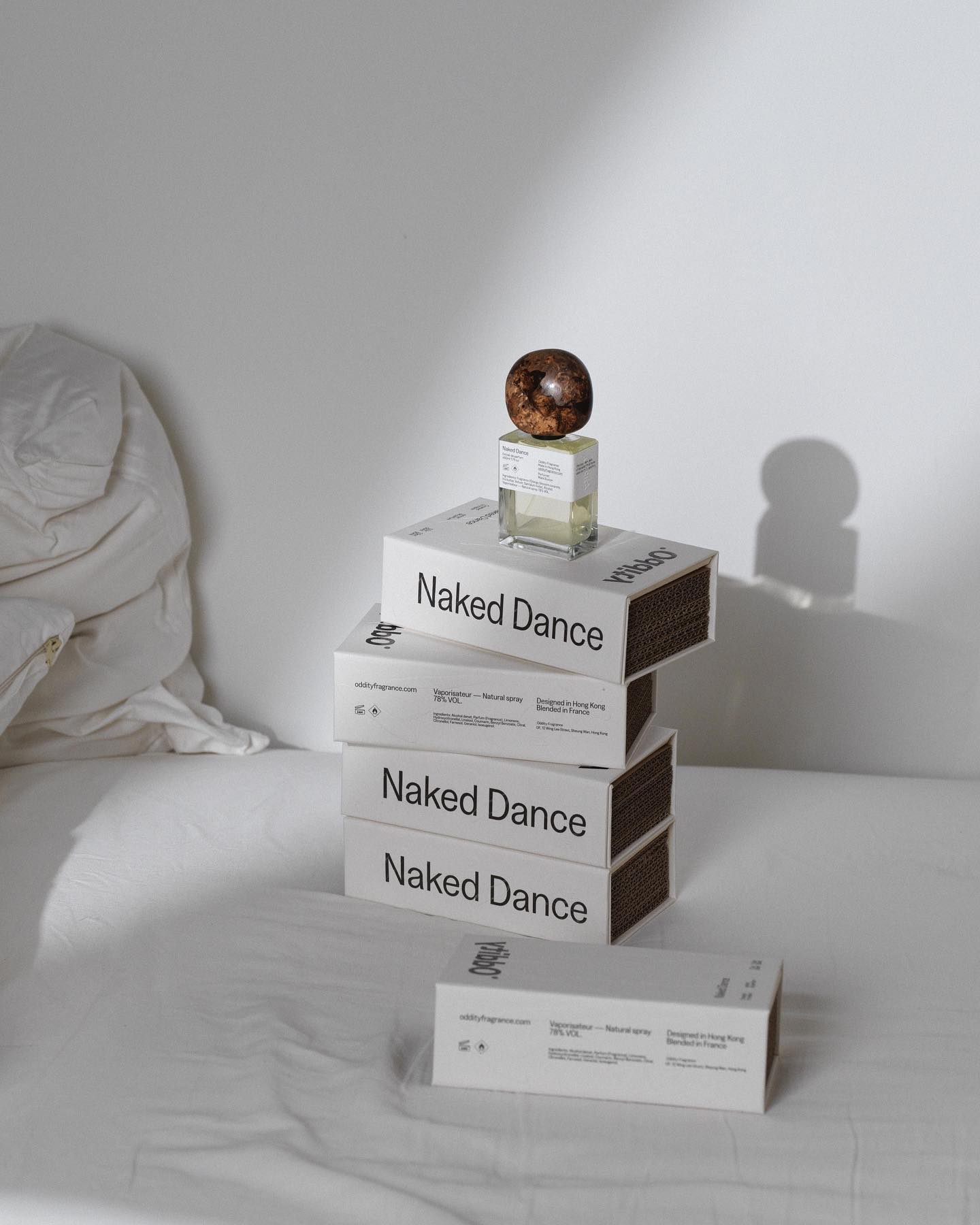 Naked Dancce (ネイキッド・ダンス) - .Oddity (オディティ) – Lounge Sai