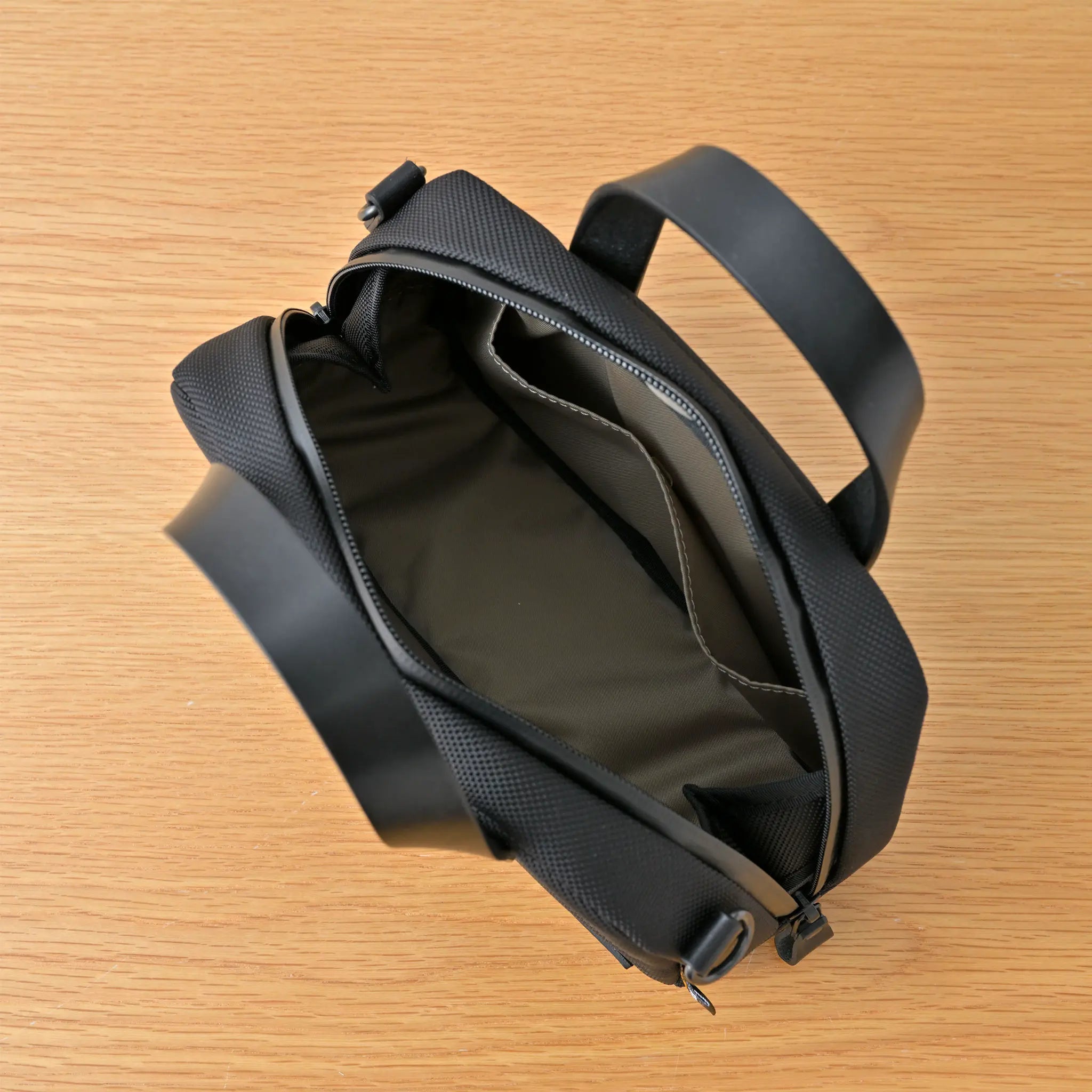 ミニボストン×栃木レザーハンドル｜ファスナー付きで安心｜コーデュラ