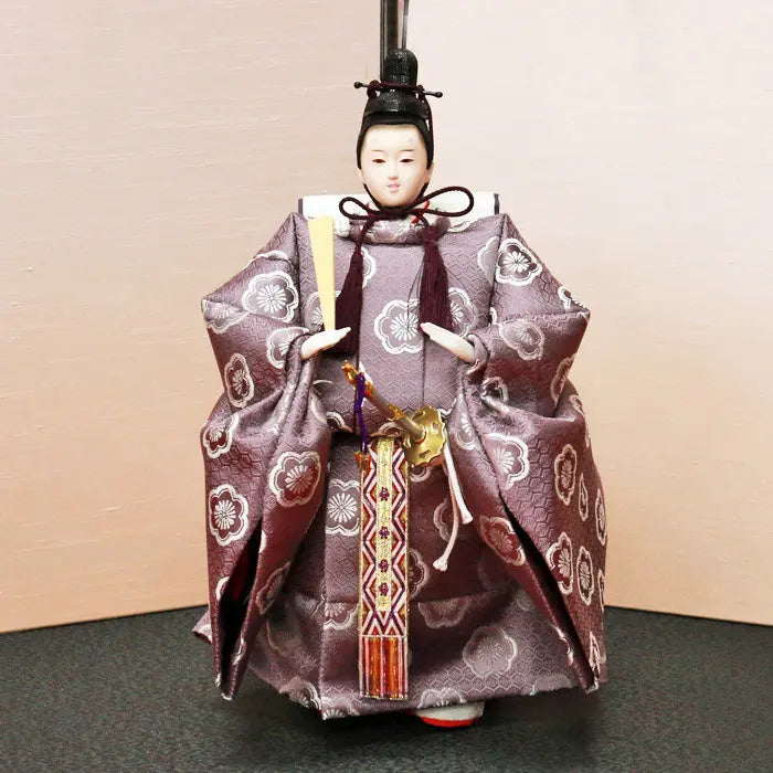 遊びに来た人にも自慢できる。立ち雛人形が鮮やかで良い見栄え【ちり雛