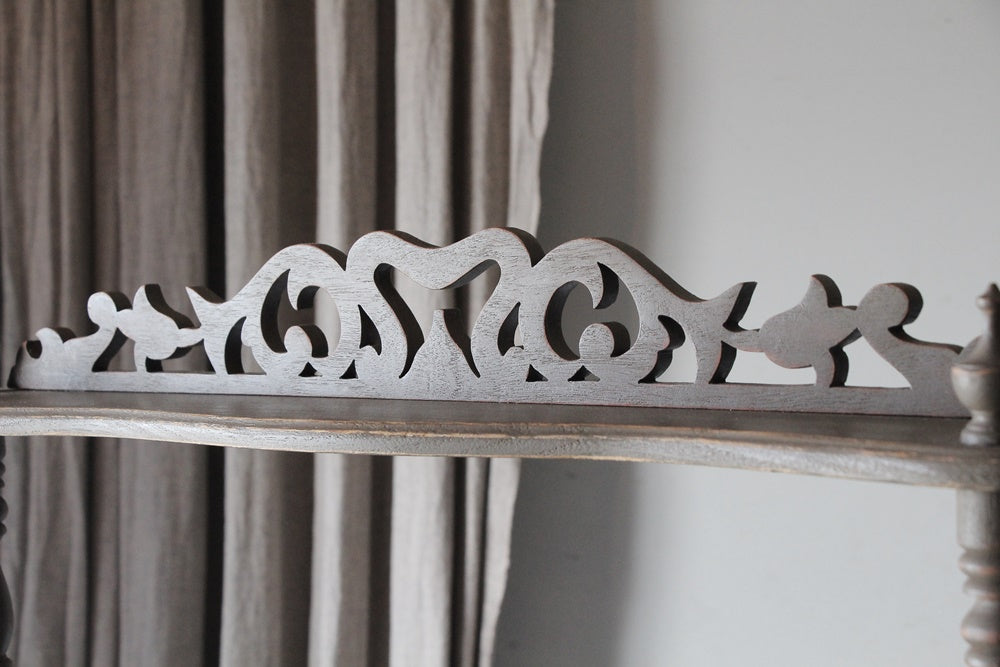 グレージュが素敵なナポレオンシェルフ（高さ145cm） フランス