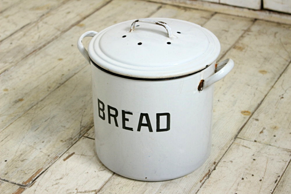 レアな6つ穴と丸型ホーローブレッド缶 イギリスアンティークキッチン