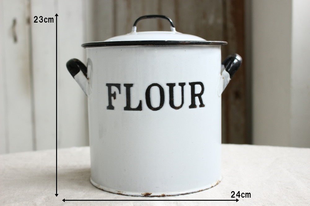 ぽってりとした質感が可愛いホーローフラワー缶（高さ23cm） イギリス