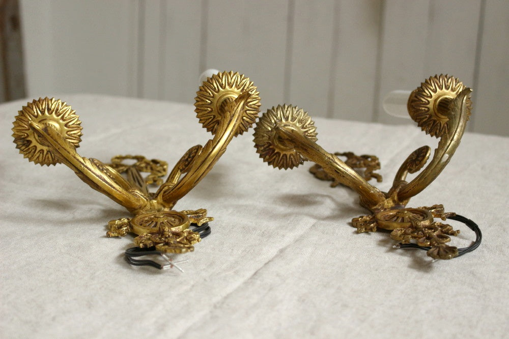 2点あり！リボンの2灯ブラケット（壁付け照明） フランス