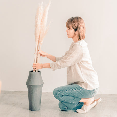 SHIRAKABA｜シルエットと陰影が美しい枝もの花器