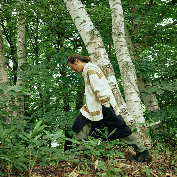 マウンテンリサーチ〉と共同製作したトレック仕様の巻きスカート