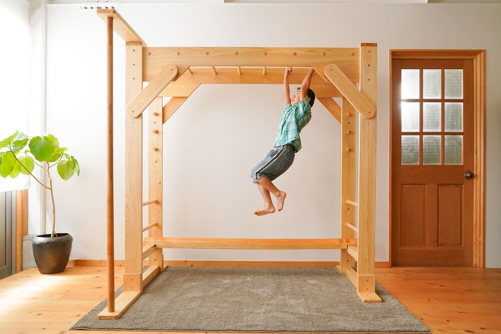 握力低下の防止に 【室内用うんてい】鉛筆を握る、物を持つ。握力低下