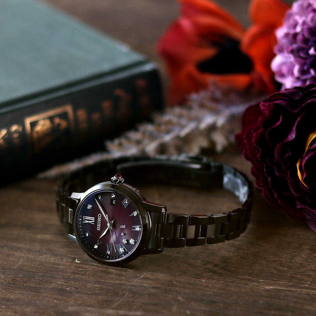 LUKIA Growから、真っ直ぐに凛と咲くブラックリリーをデザインテーマに