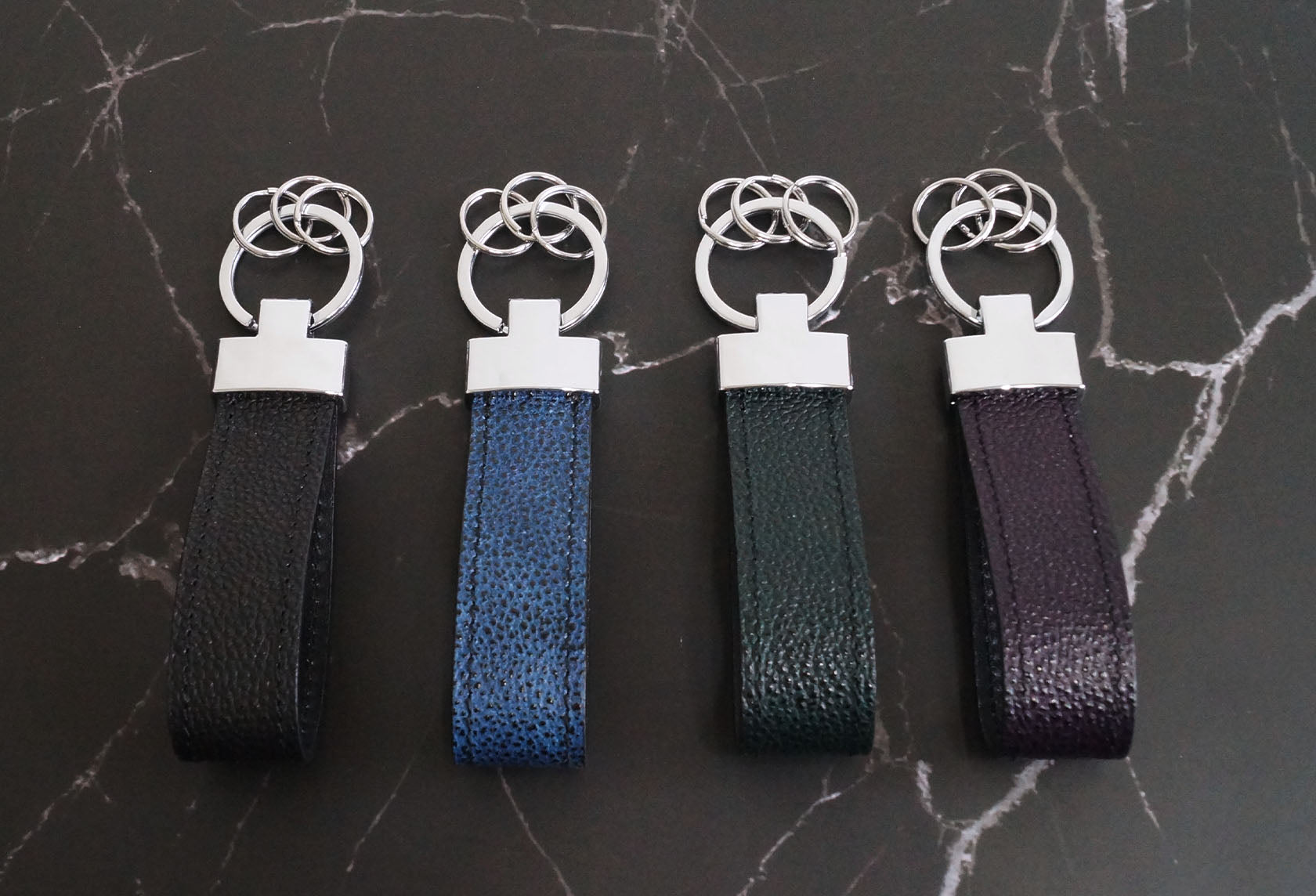 COTOCUL】黒桟革キーホルダー – COTOCUL ONLINE