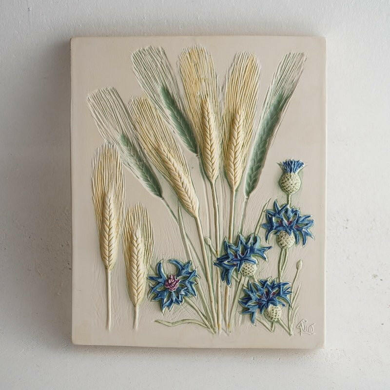 ジイ・ガントフタの陶板——スウェーデンの壁掛けアートの魅力 | 北欧