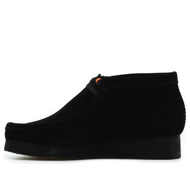 WMNS) Clarks Wallabee Boots Suede 'Black' 26155521