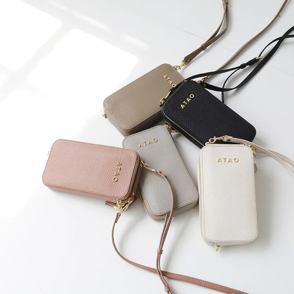 スマホショルダーはおすすめのレディースアイテム！魅力や選び方・使う