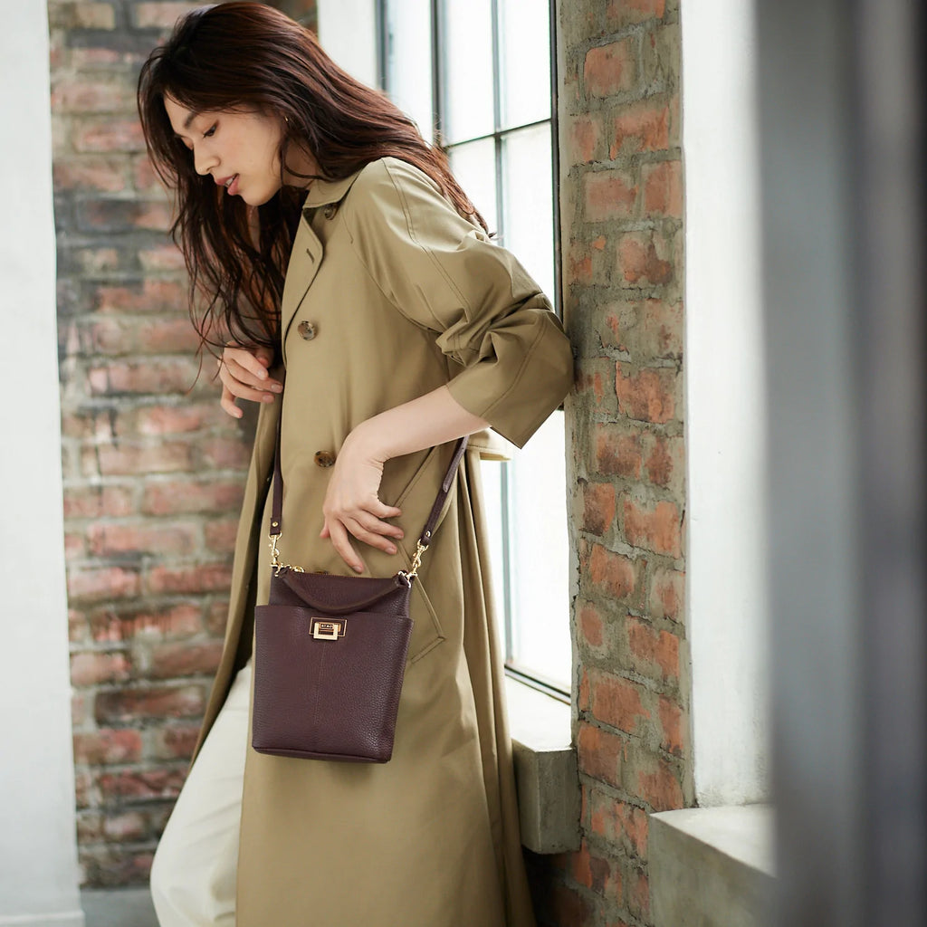 本革のレディースショルダーバッグは長く愛着を持って使える！おすすめ