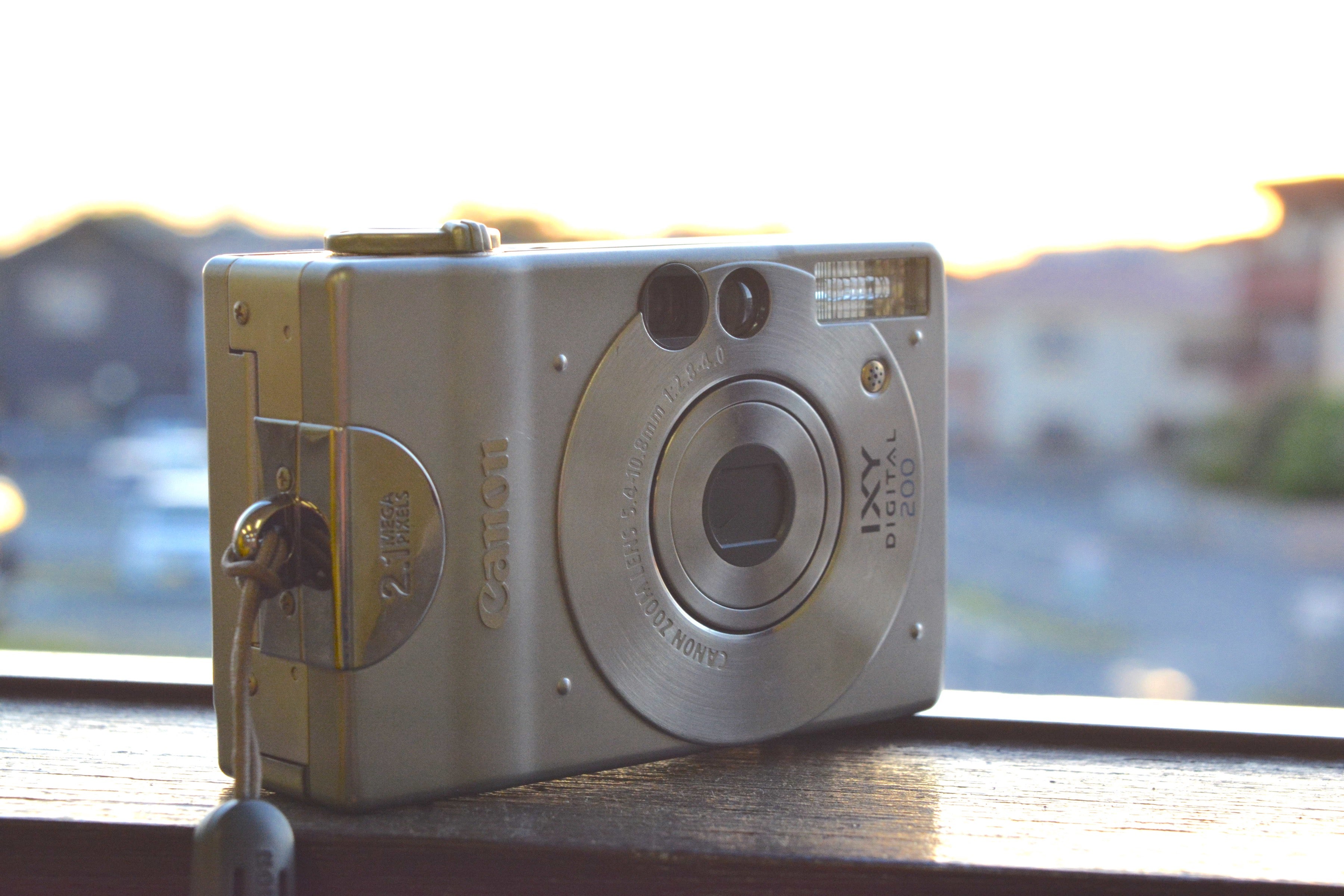 オールドコンデジ】キヤノン Canon IXY DIGITAL200 青い空がエモい