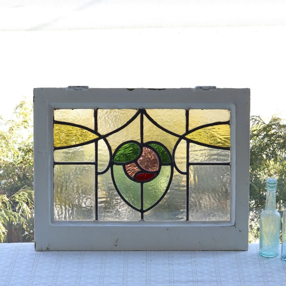 窓枠ごと楽しみたい♪ アンティーク ステンドグラス VC108-236