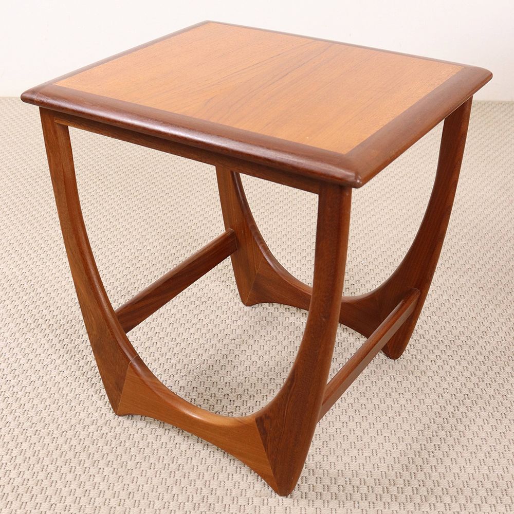 タイルトップがお気に入り♪ G-PLANネストテーブル VC111-057