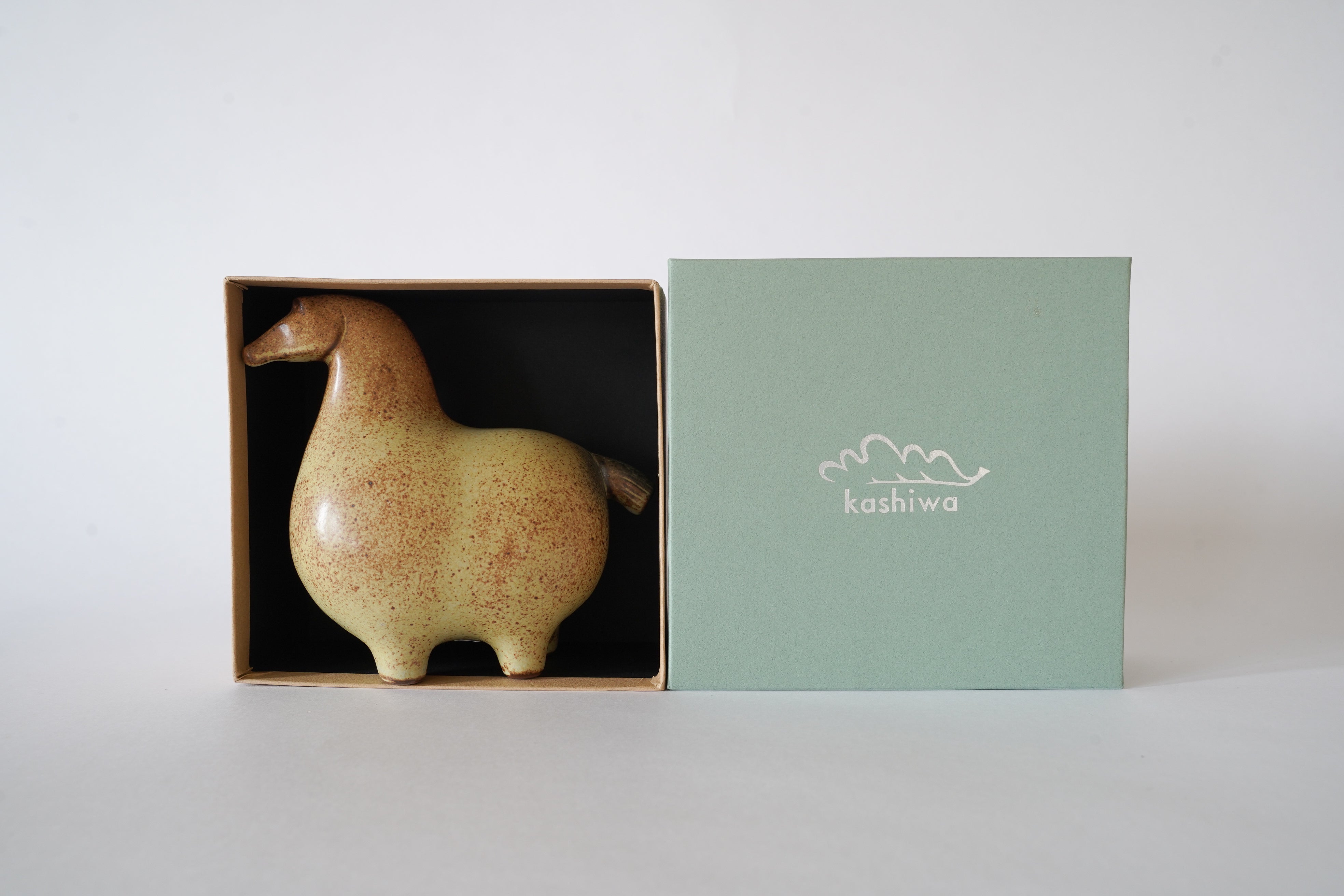 A horse – Masukichi -Pottery & Souvenir- ますきち 瀬戸焼・土産店