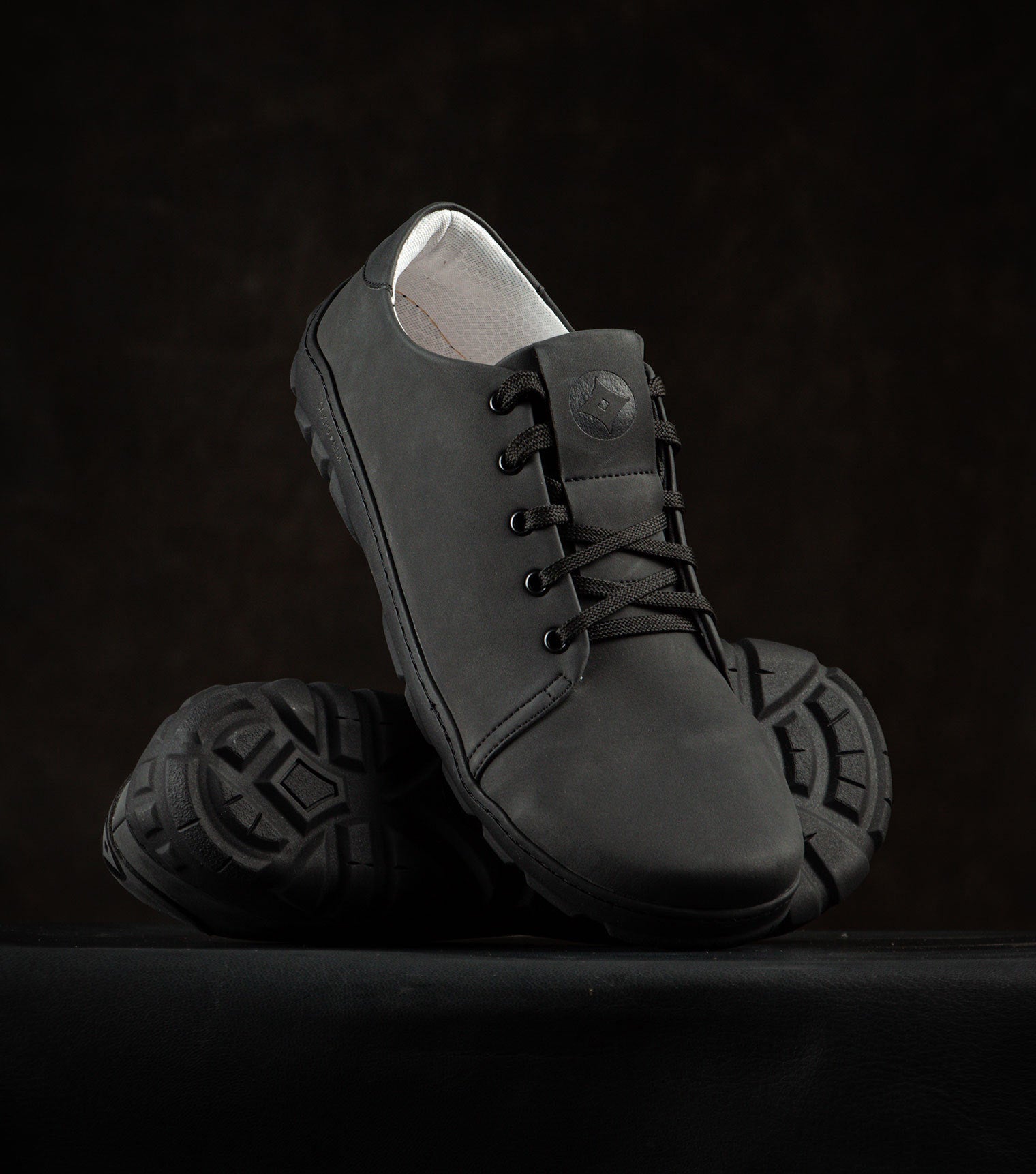 スニーカーニンジャズ：安全性とスタイルを極めたベアフットシューズ