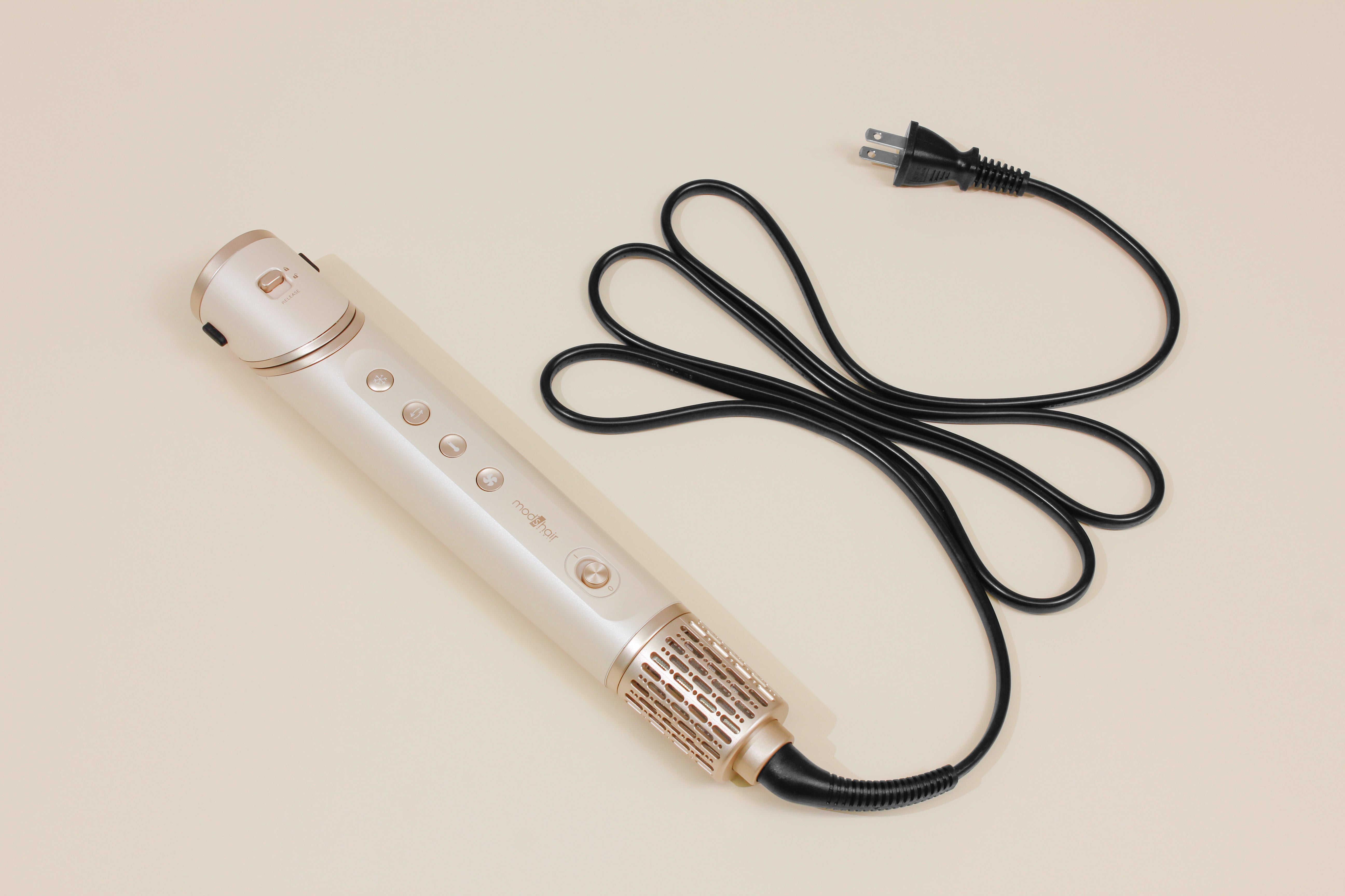 NEW】速乾・ボリュームアップ・艶ブローが1台で楽しめる、新感覚の