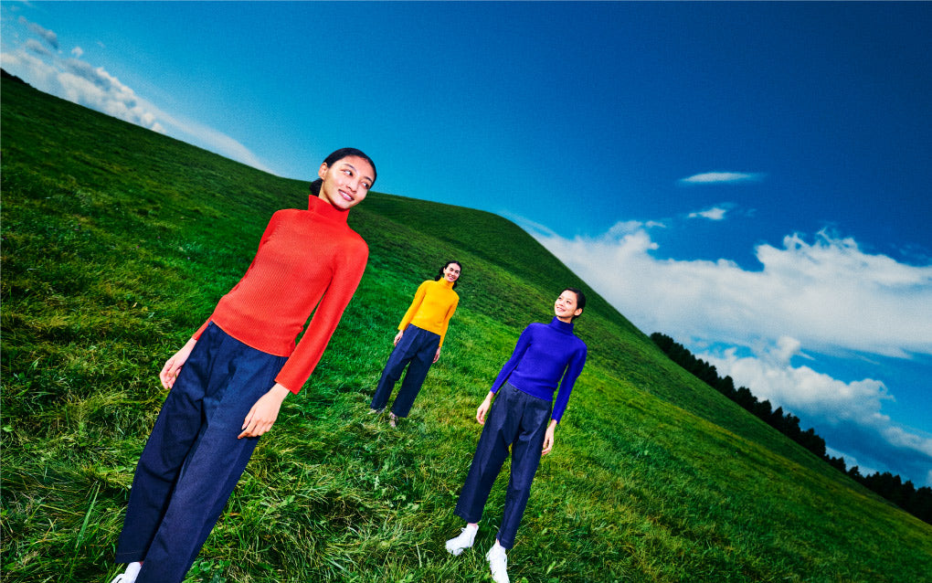 新ビジュアル公開「STRETCH PLEATS」 – isseymiyake.com