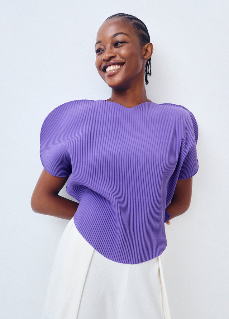 アイテムのご紹介「CLOVER PLEATS」 – isseymiyake.com