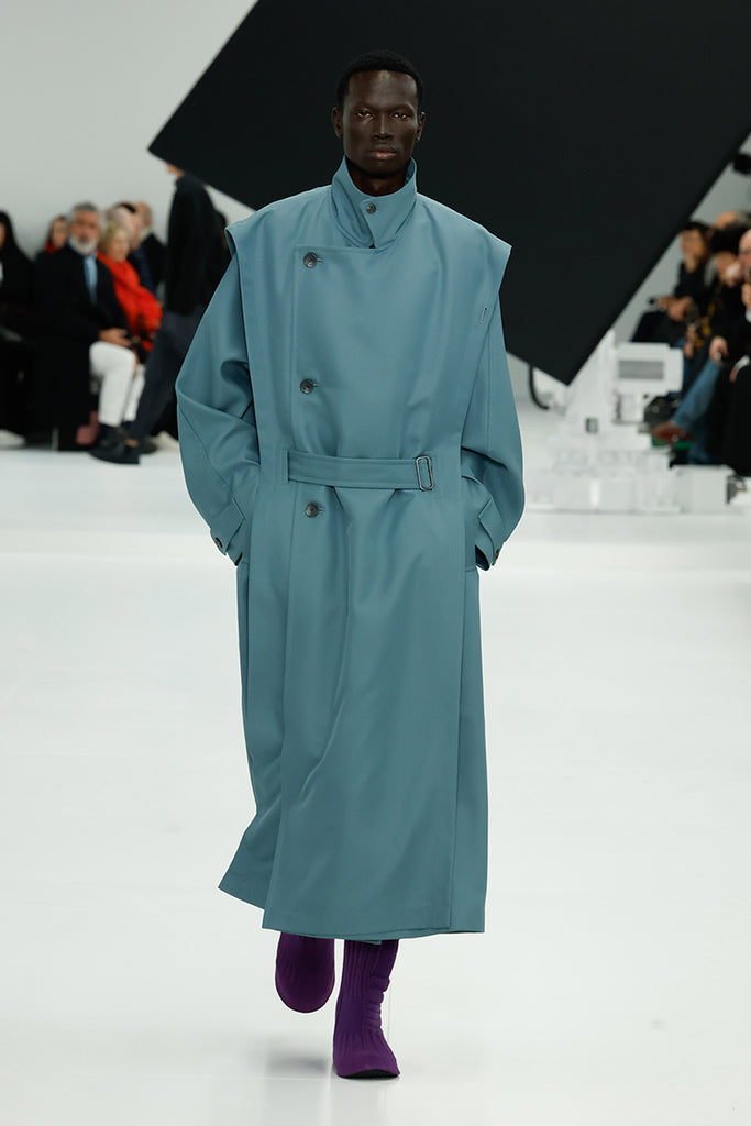 AUTUMN WINTER 2025/26 COLLECTION – isseymiyake.com
