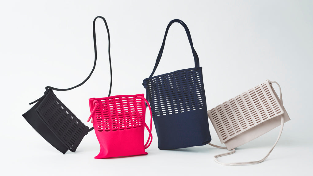 アイテムのご紹介「MOKKO FLAP POUCH」 – isseymiyake.com