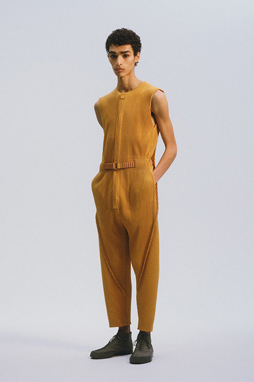 アイテムのご紹介「PLEATS BOTTOMS 2」 – isseymiyake.com