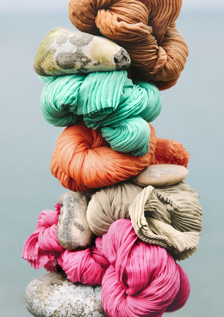 アイテムのご紹介「CHIFFON TWIST 3」 – isseymiyake.com