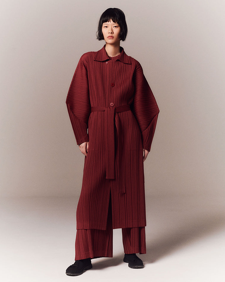アイテムのご紹介「WOOL PLEATS」 – isseymiyake.com