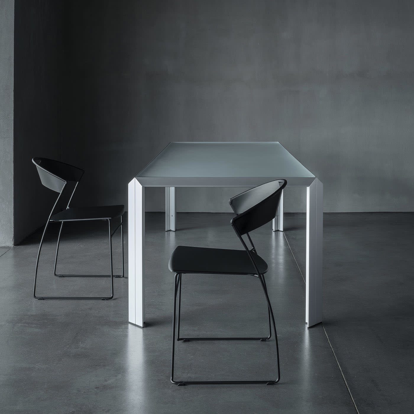 Juliette Black Stackable Chair in Metal Baleri Italia | Artemest