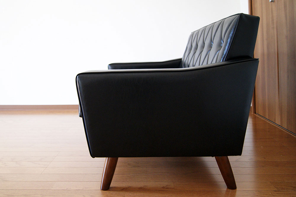 カリモク60 ロビーチェア1シータースタンダードブラック（ダーク