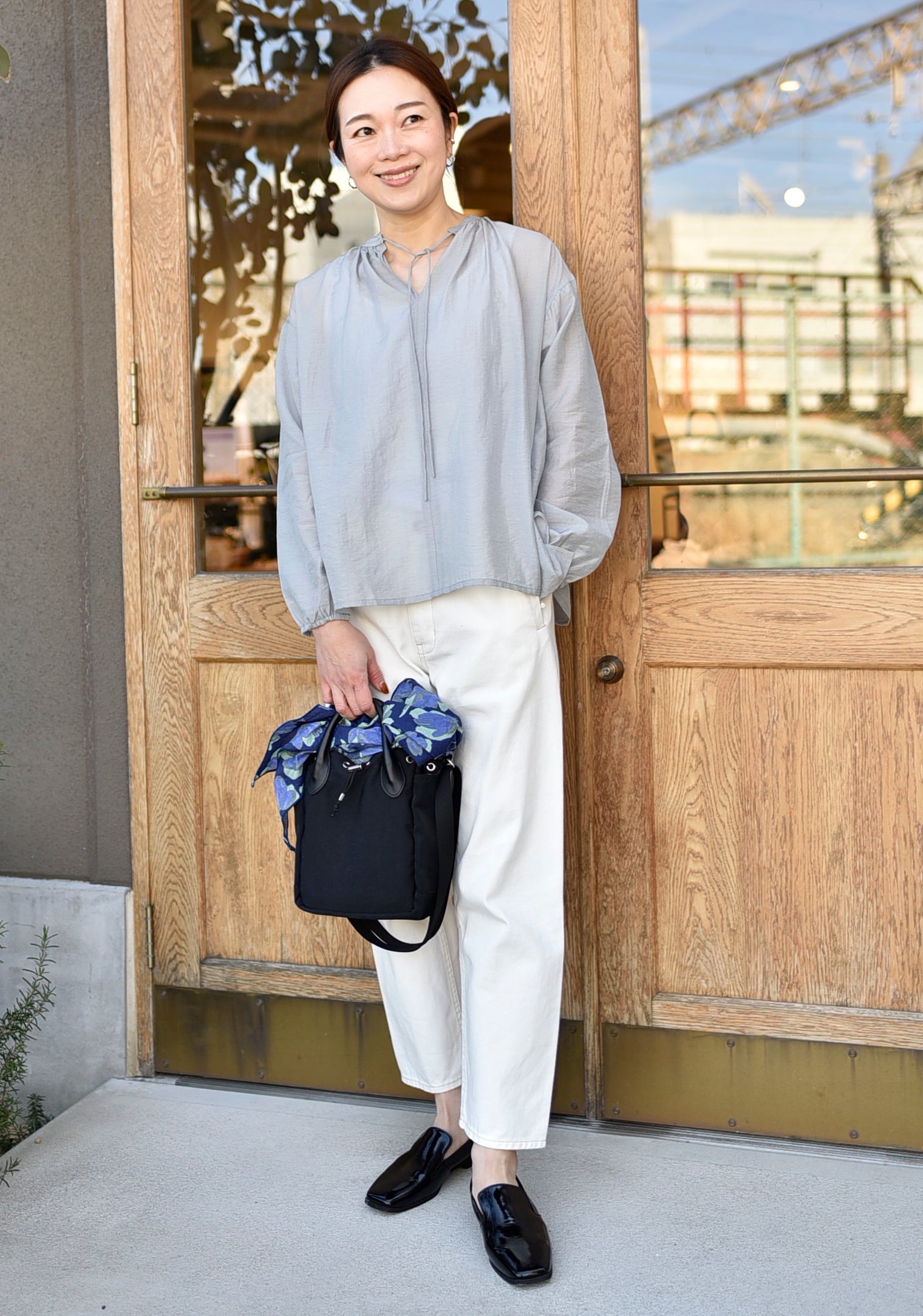 さっと履けて脱げにくい、エナメルスリッポン – OURHOME