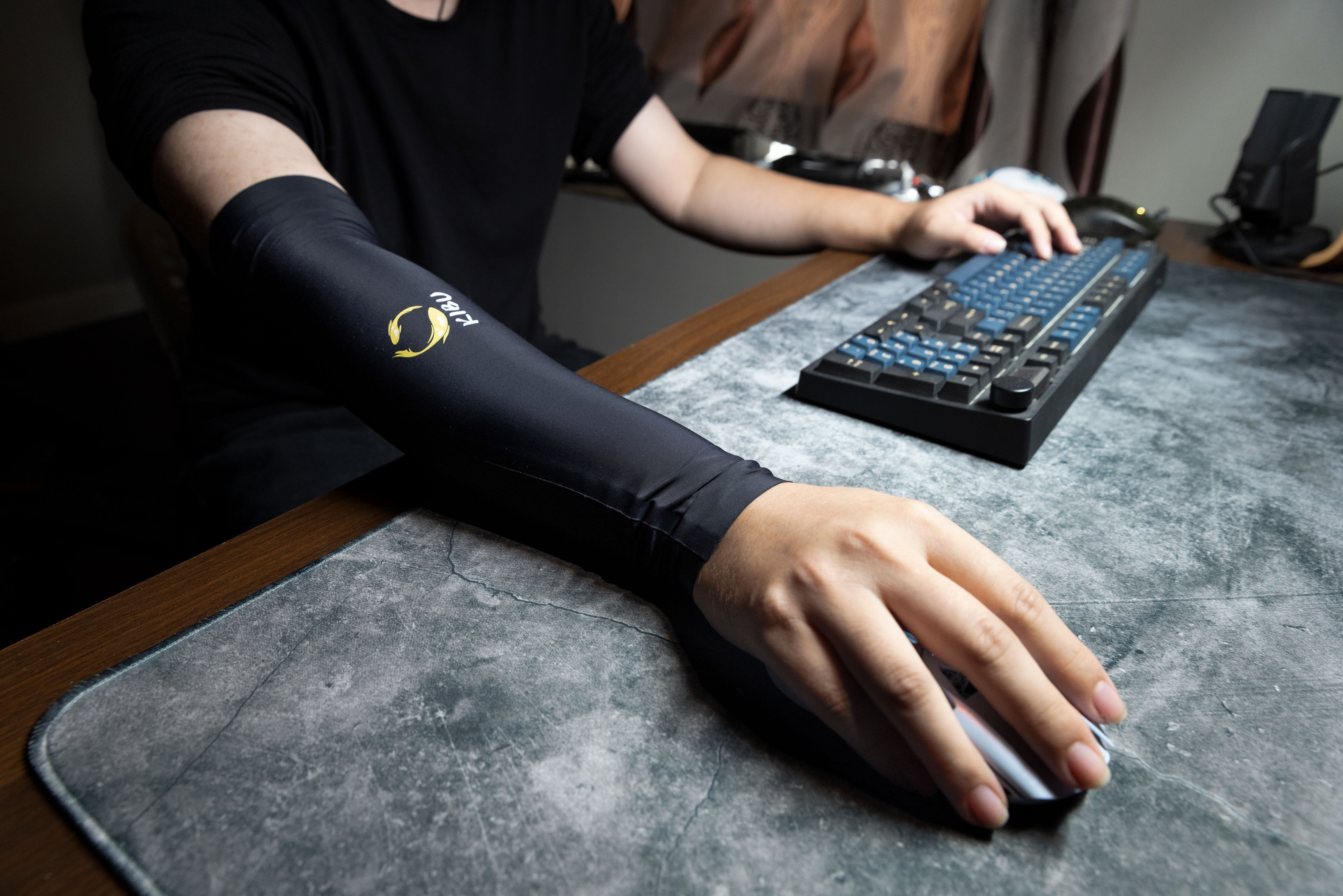 KIBU Gear Arm Sleeve for Gaming【布マウスパッド向けアームカバー