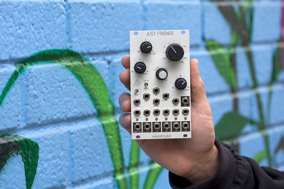 Mannequins Just Friends モジュラーシンセ