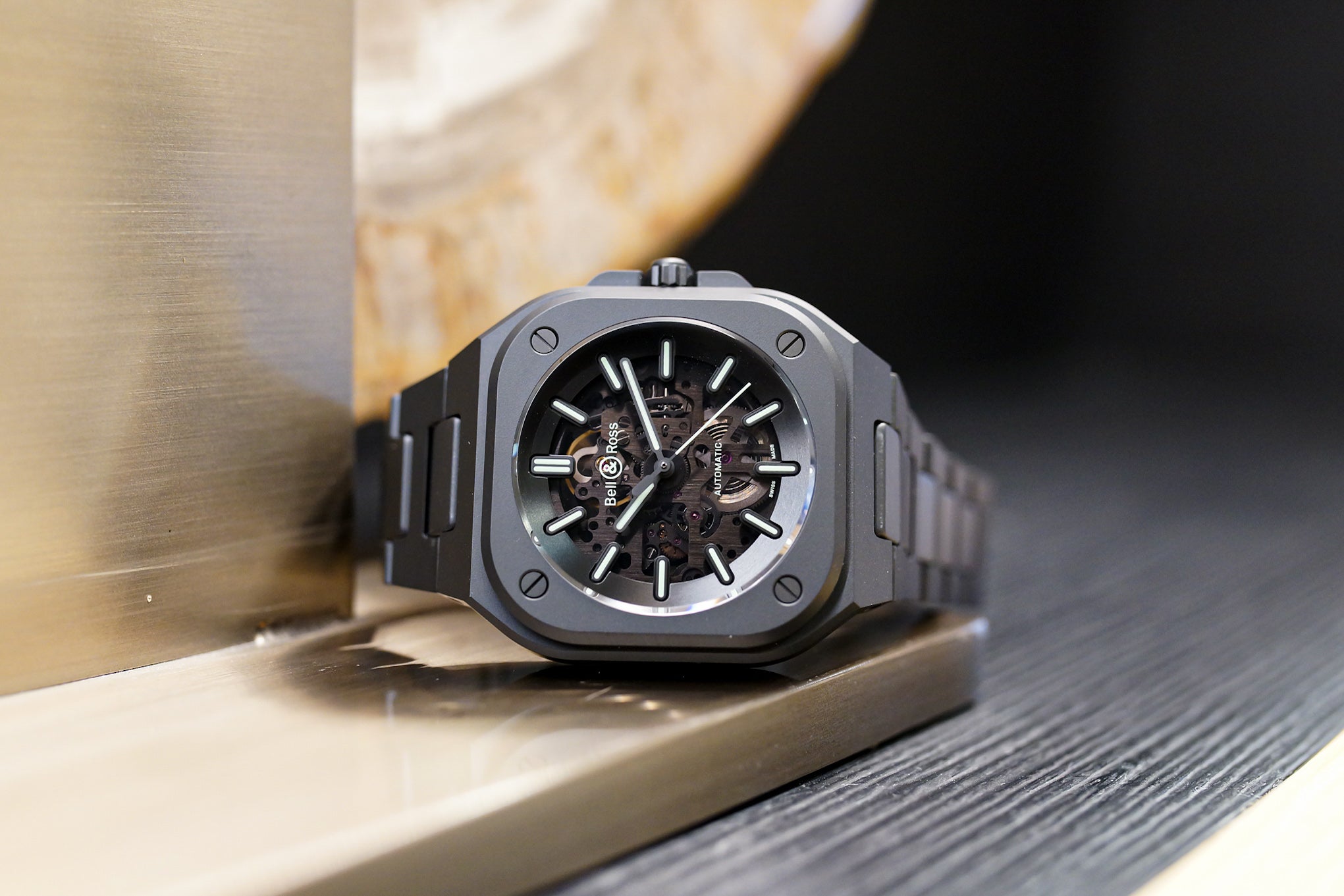 人気のフラグシップモデルBR 05からブラックセラミックを使用した