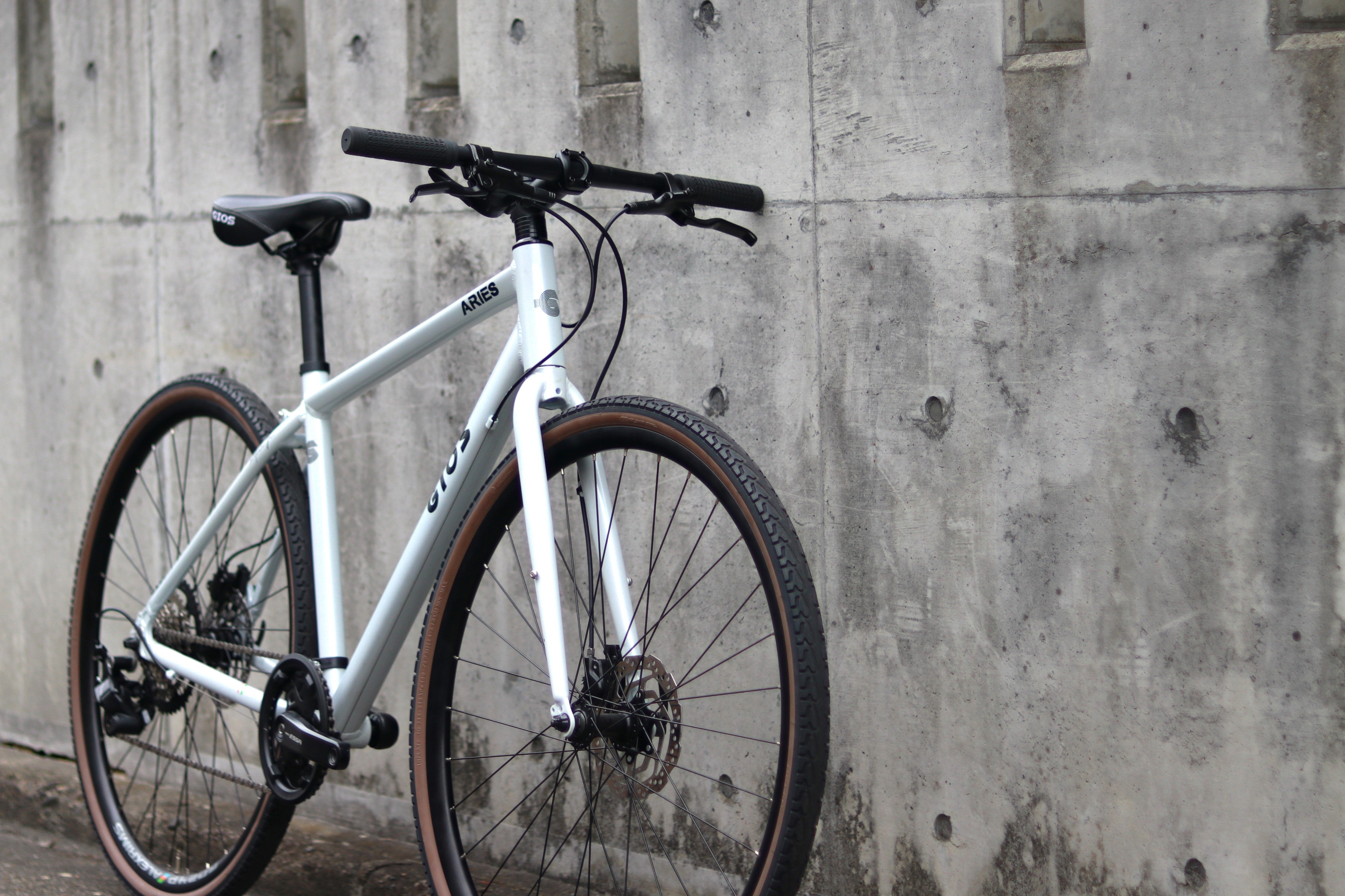 2025年ジオスクロスバイク「MISTRAL DISC」と「ARIES」の違いと選び方