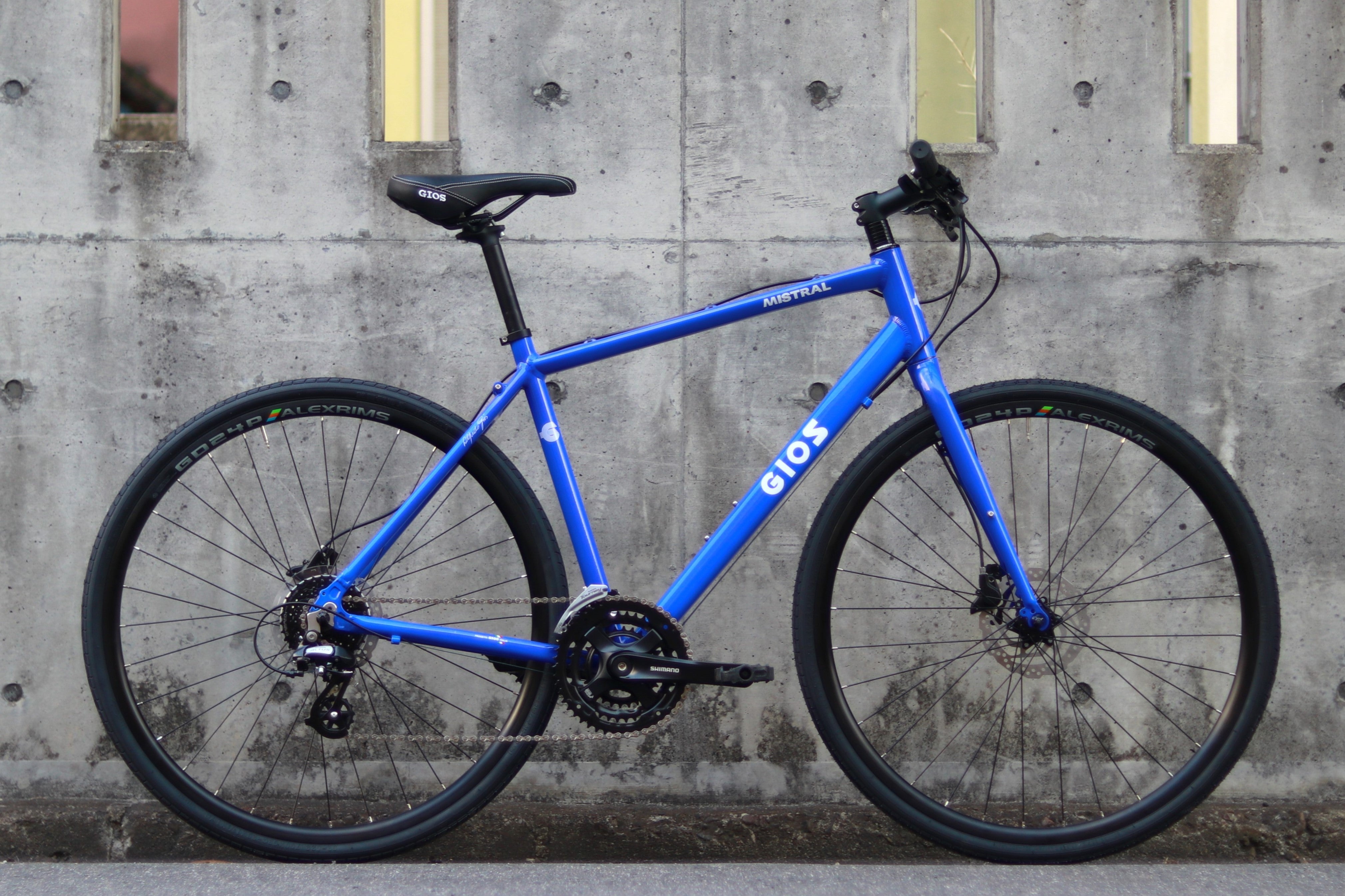 2025年ジオスクロスバイク「MISTRAL DISC」と「ARIES」の違いと選び方