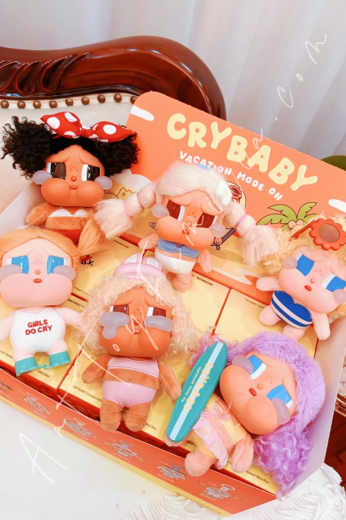 Art Toy Familia Crybaby - Shop